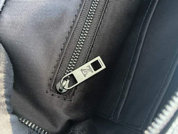 Picture of Louis Vuitton Mens Bags _SKUfw160158477fw